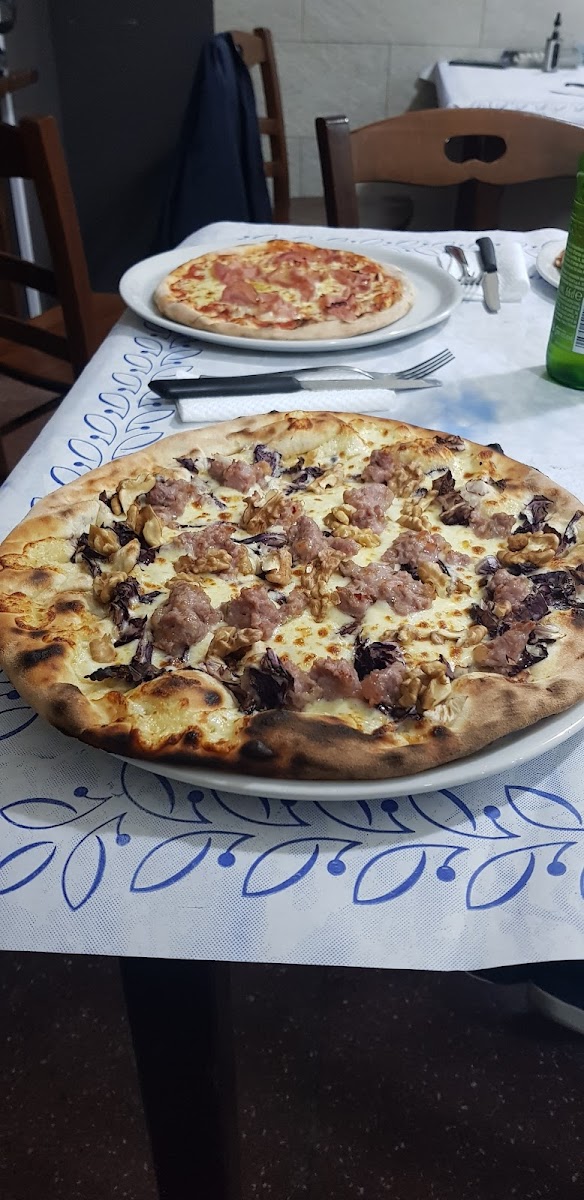 La Vecchia Pizzeria Photo 7