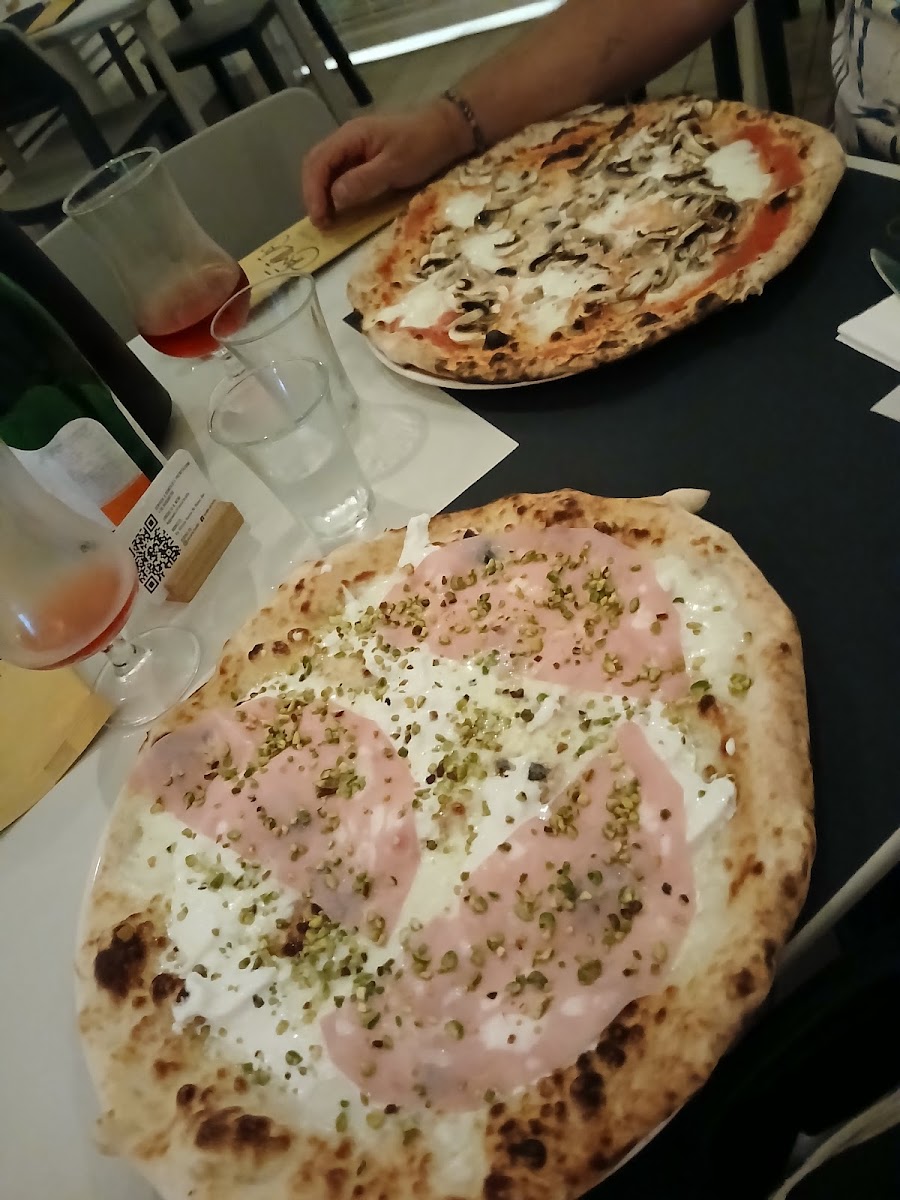 Pizzeria Familia Photo 10