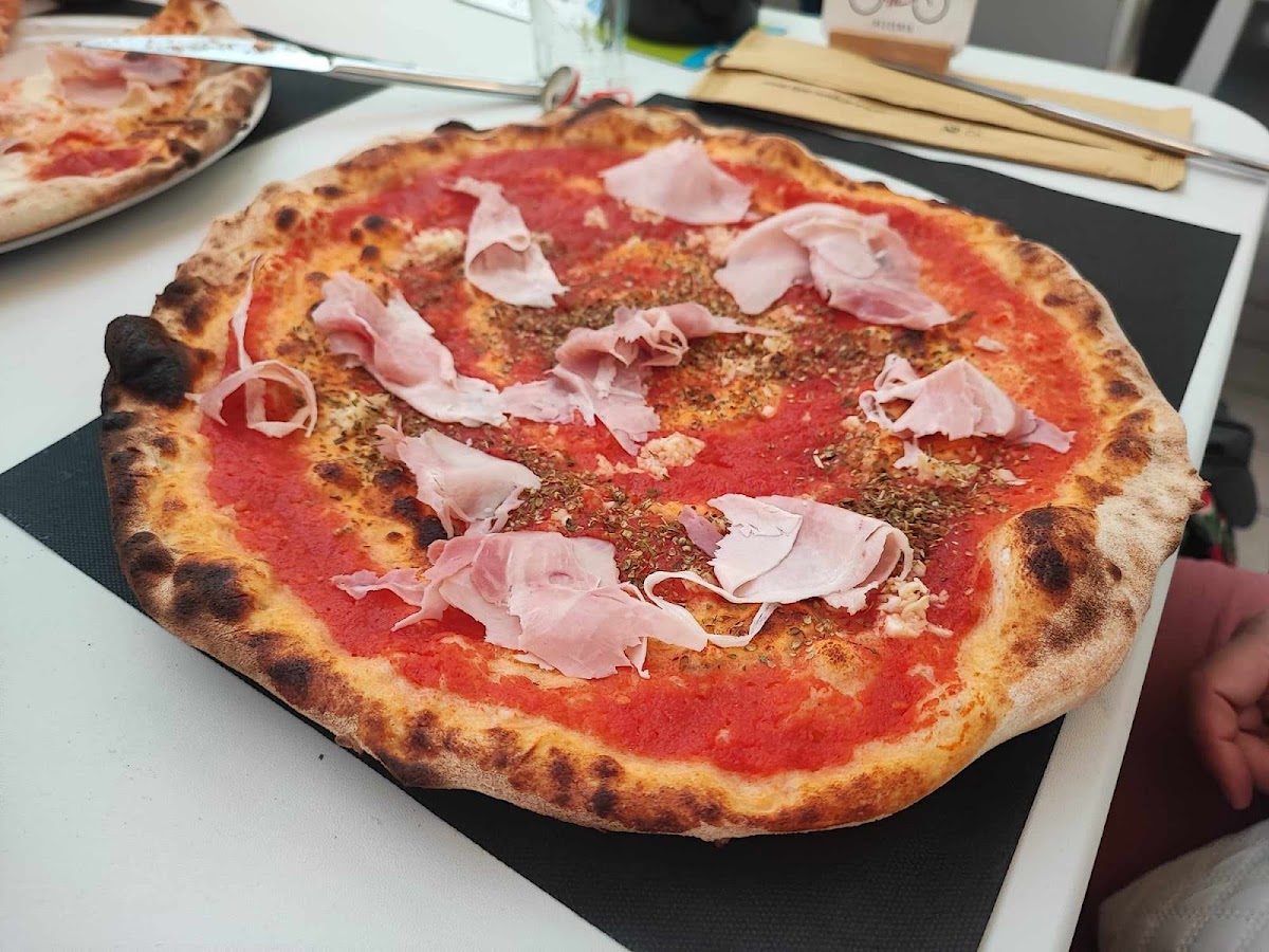 Pizzeria Familia Photo 6