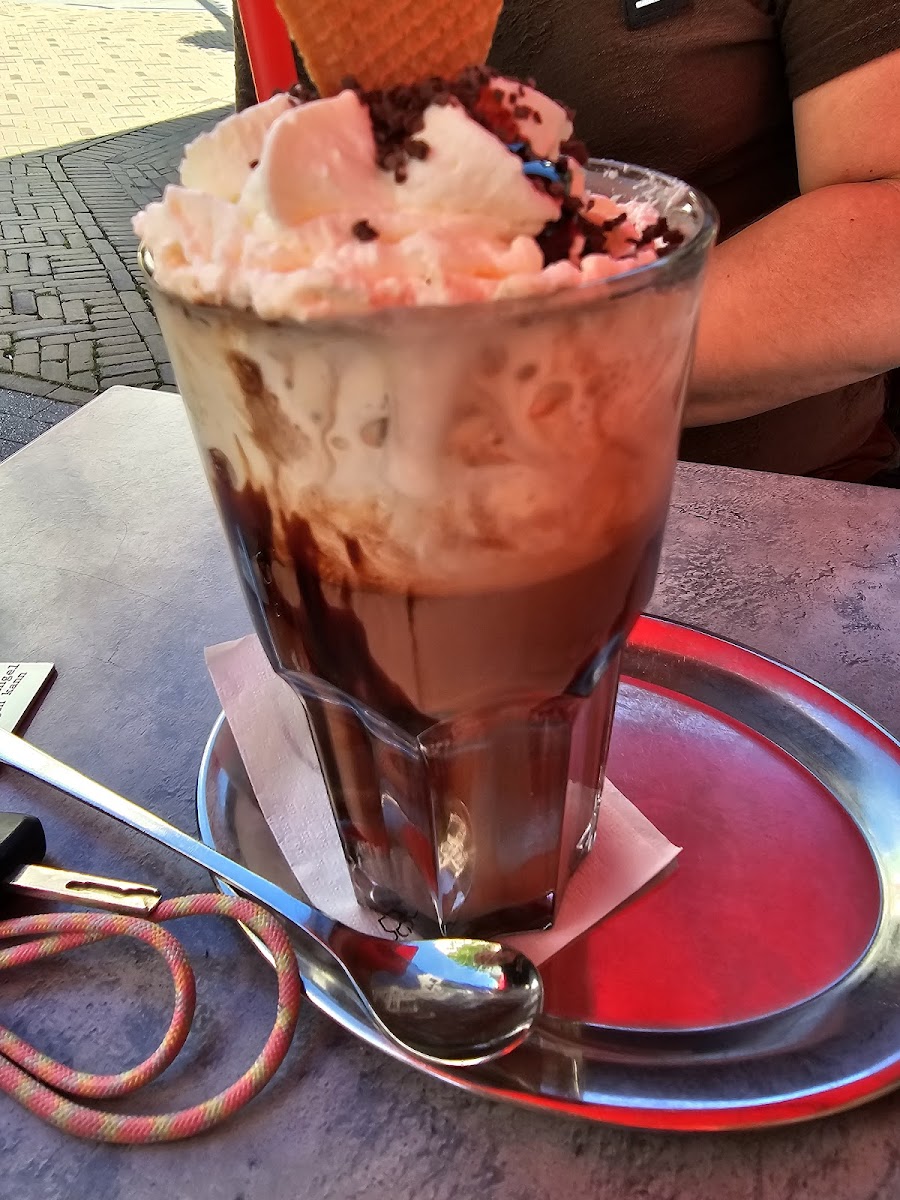 La Luna Eiscafe Photo 6