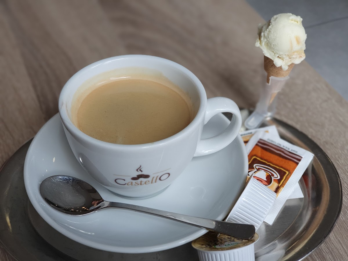 La Luna Eiscafe Photo 7
