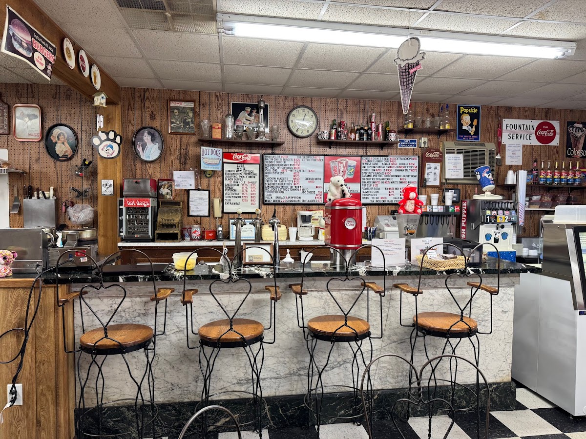 Monona Bait & Ice Cream Shop Photo 3