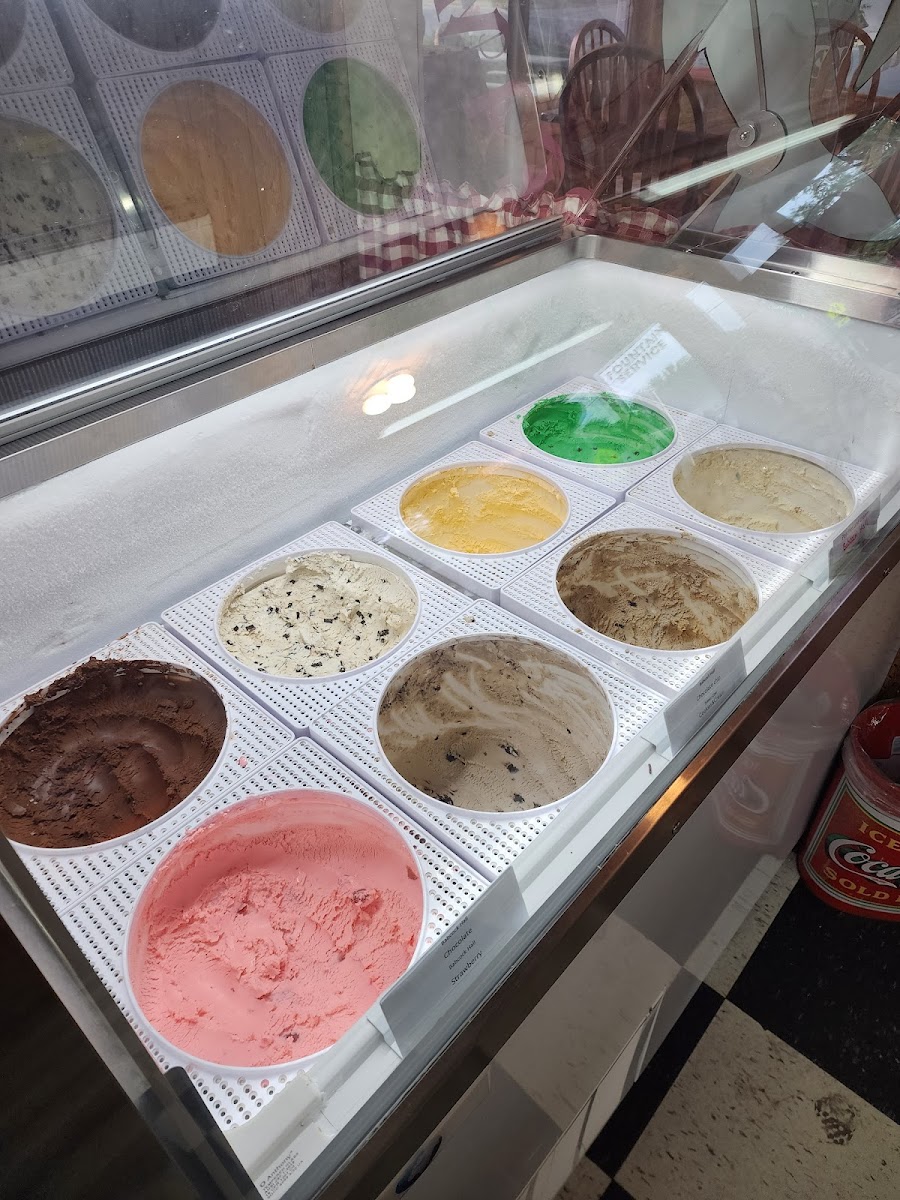 Monona Bait & Ice Cream Shop Photo 5