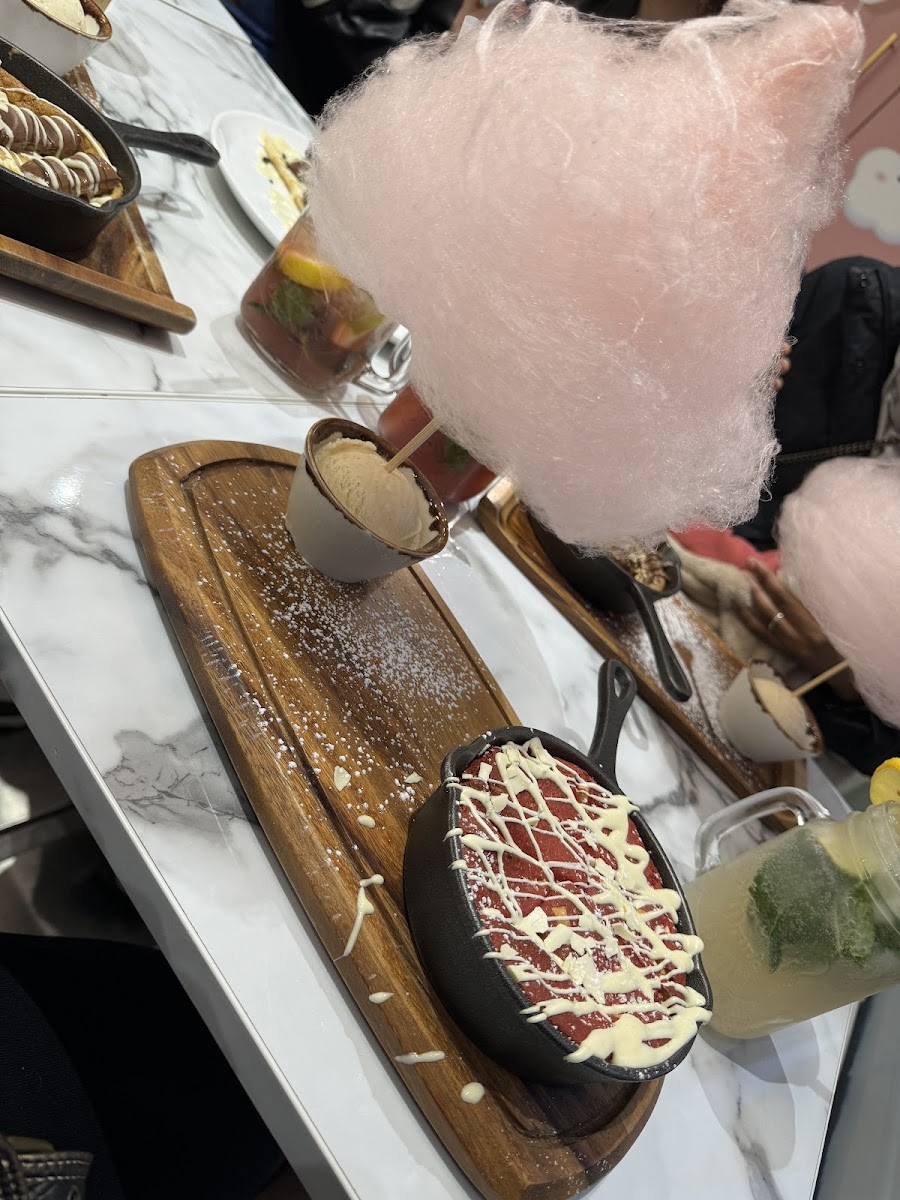 Candy Floss Creperie (Leytonstone) Photo 9