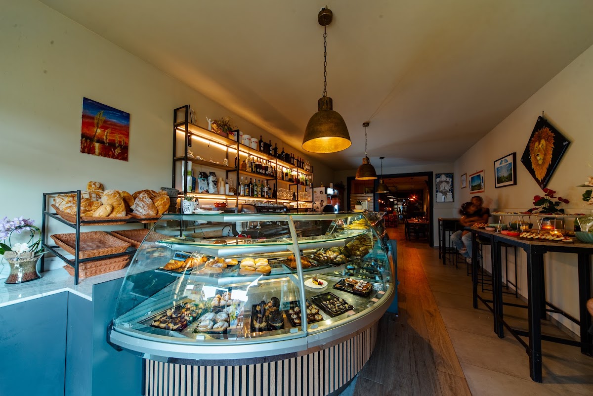 Pizzeria/pasticceria/Ristorante/Forno L'Ostacolo