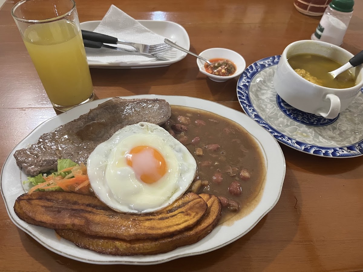 LO MEJOR DE AQUÍ Photo 4