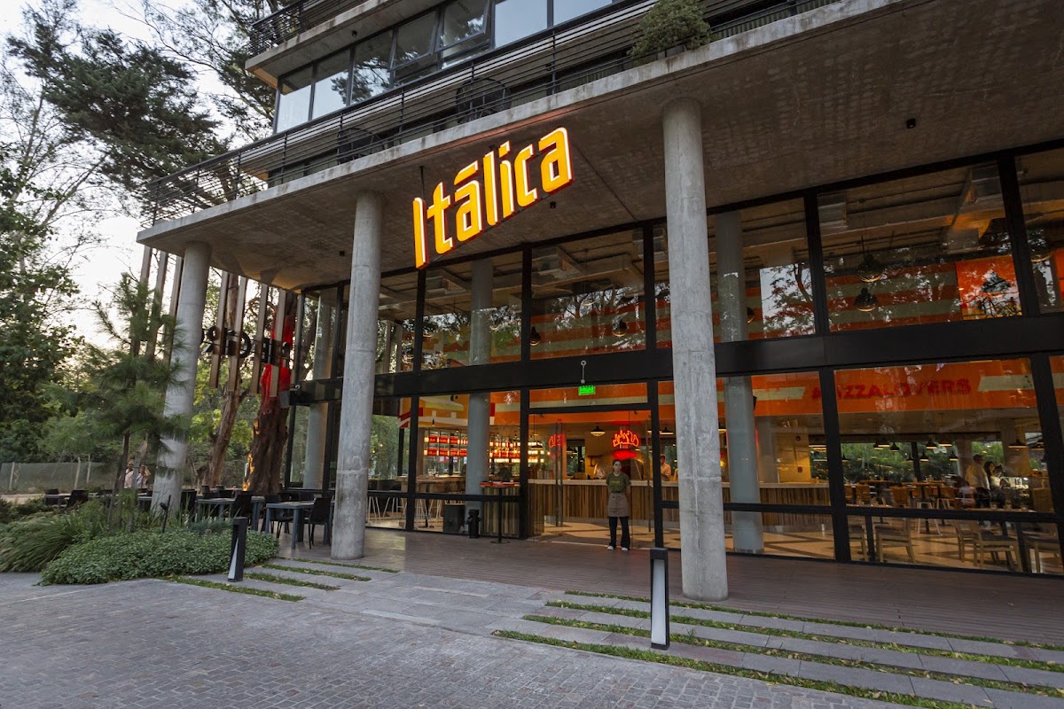 Italica Pizza Bar