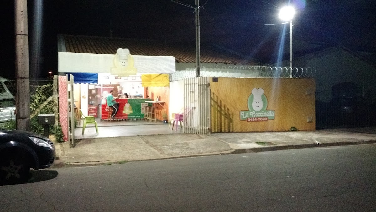 La Coccinella Pizzaria Photo 4