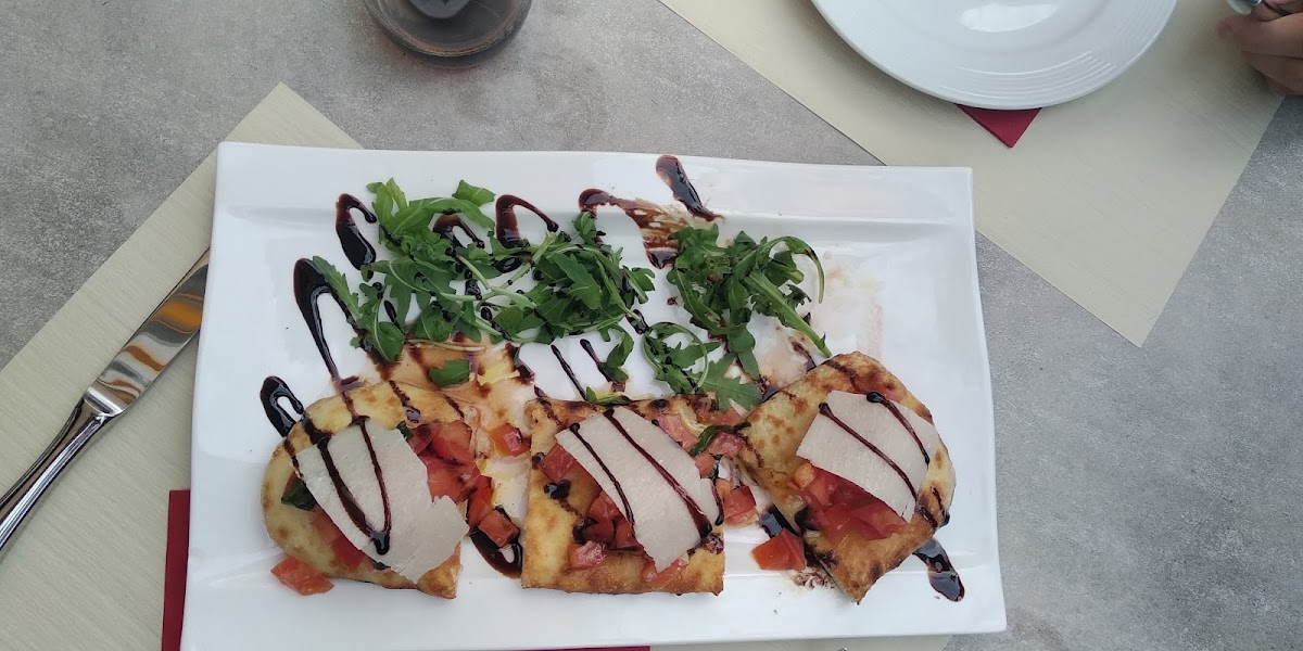Piccadilly Pizzeria Photo 6