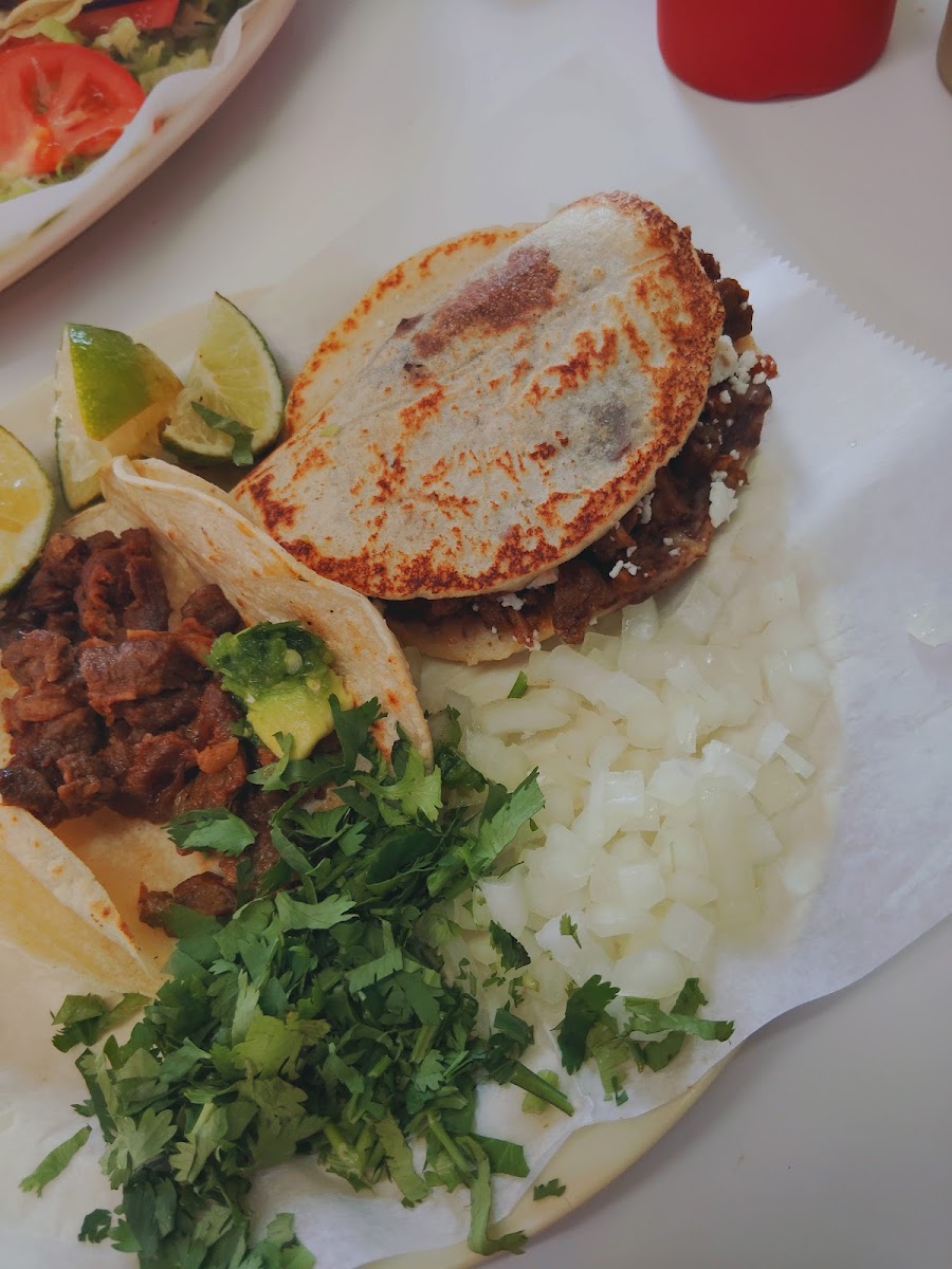 Tacos La Bala Photo 5