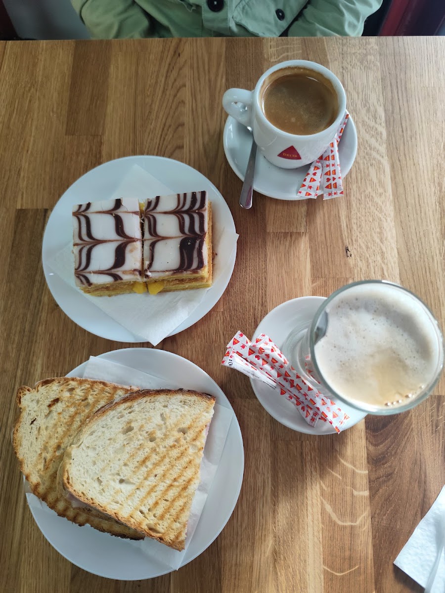 Opan Cafe Photo 4