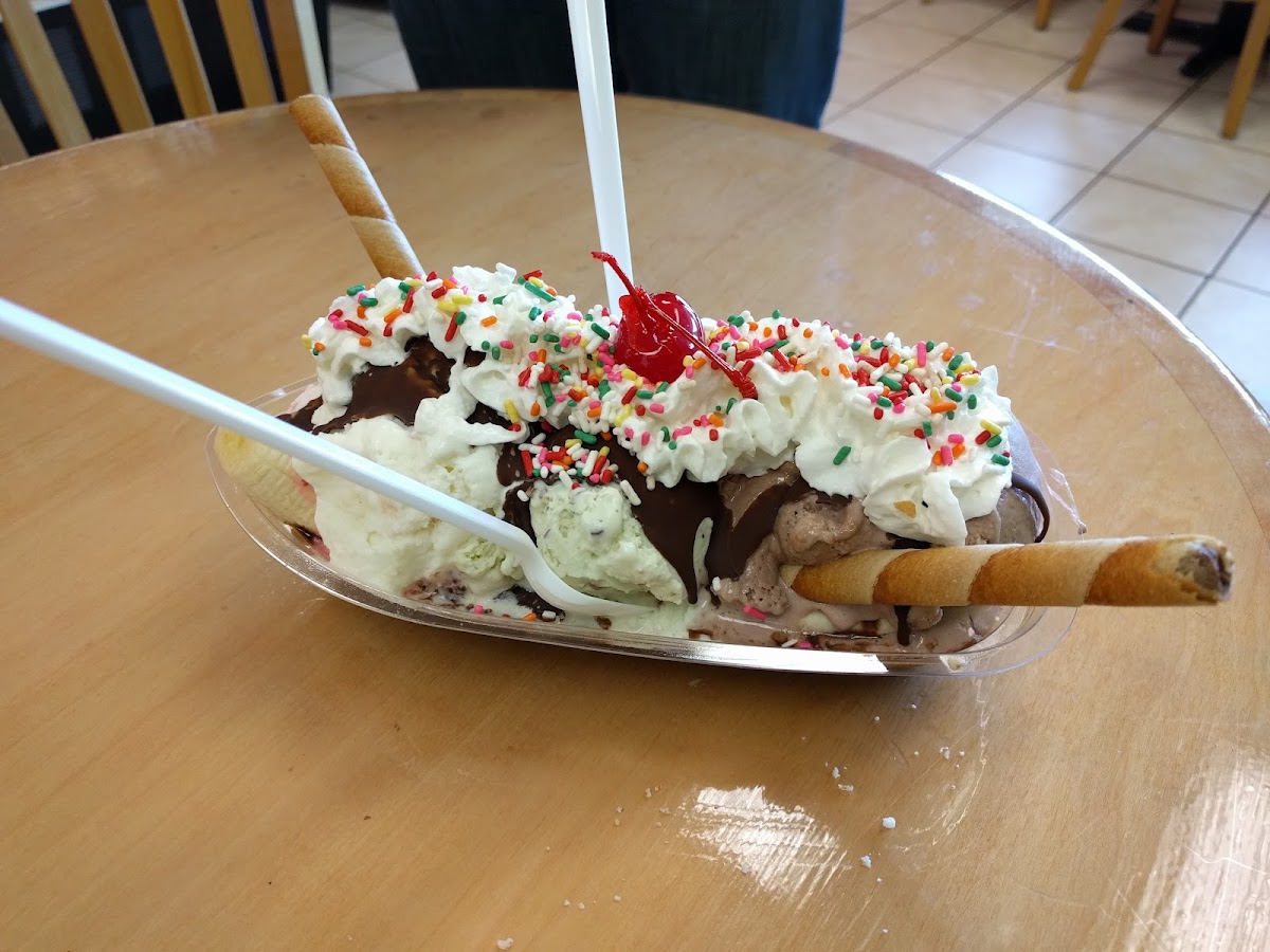 Milin's Ice Cream Photo 10