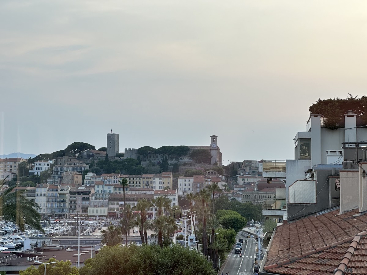 Le Roof at Five Seas Hotel Photo 4