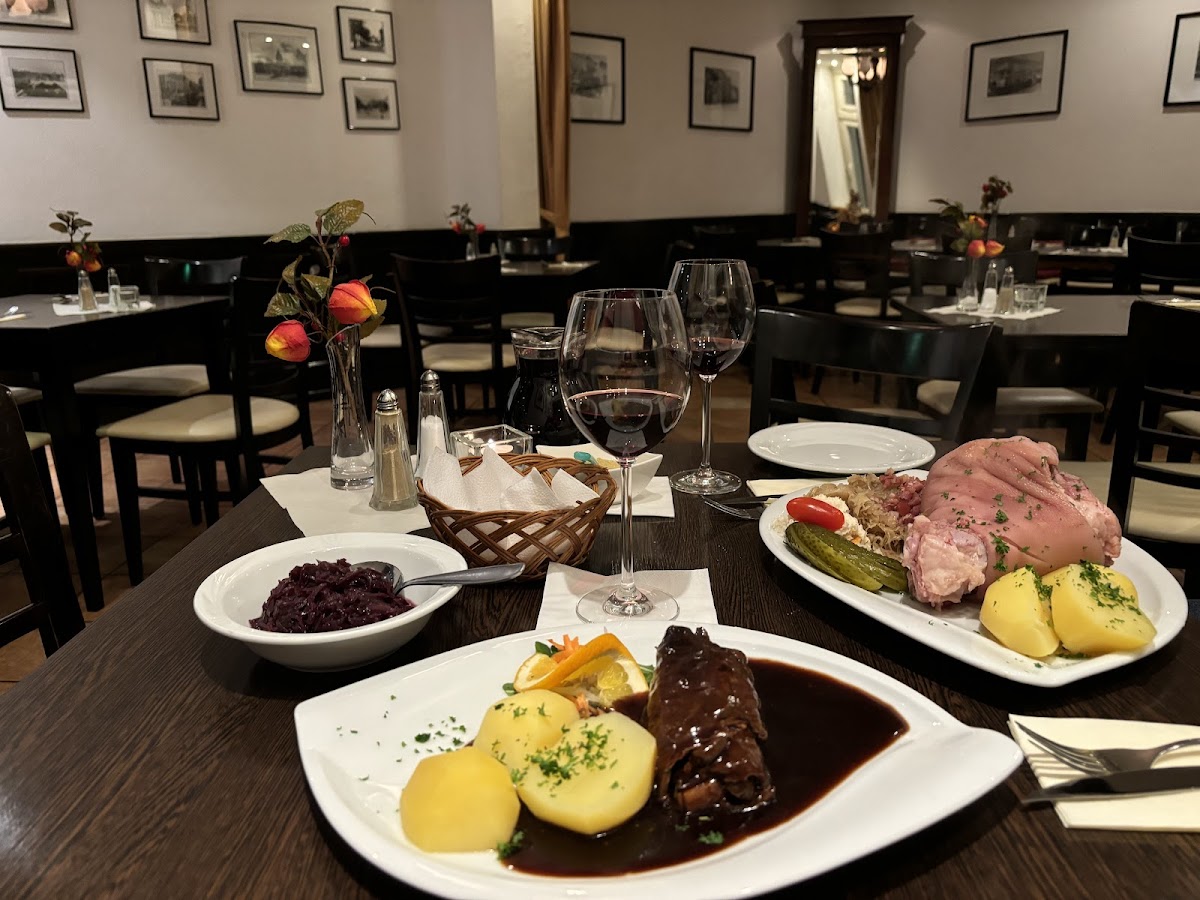 Altberliner Restaurant Photo 3