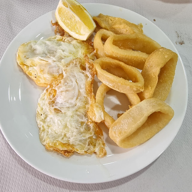 Calamares Con Huevos