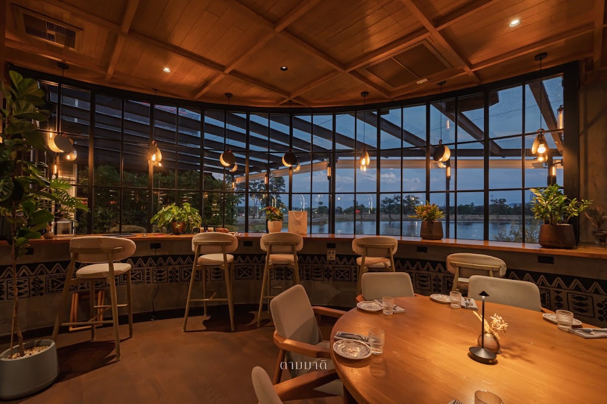 ETNA Restaurant Photo 3