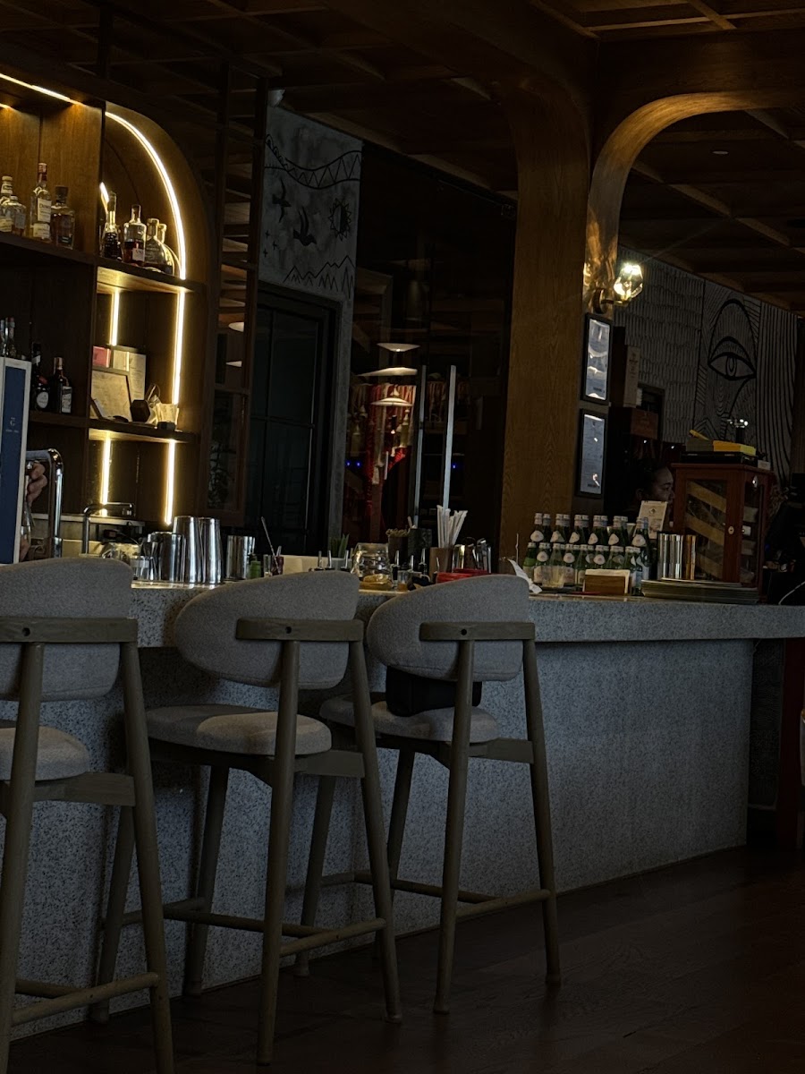 ETNA Restaurant Photo 5