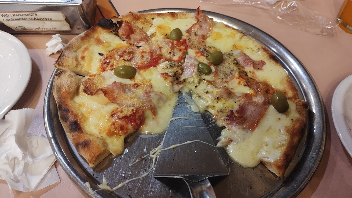 Pizzeria San Antonio Photo 4