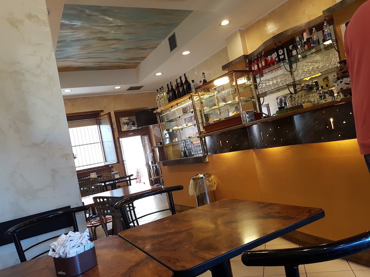 Bar Pasticceria White