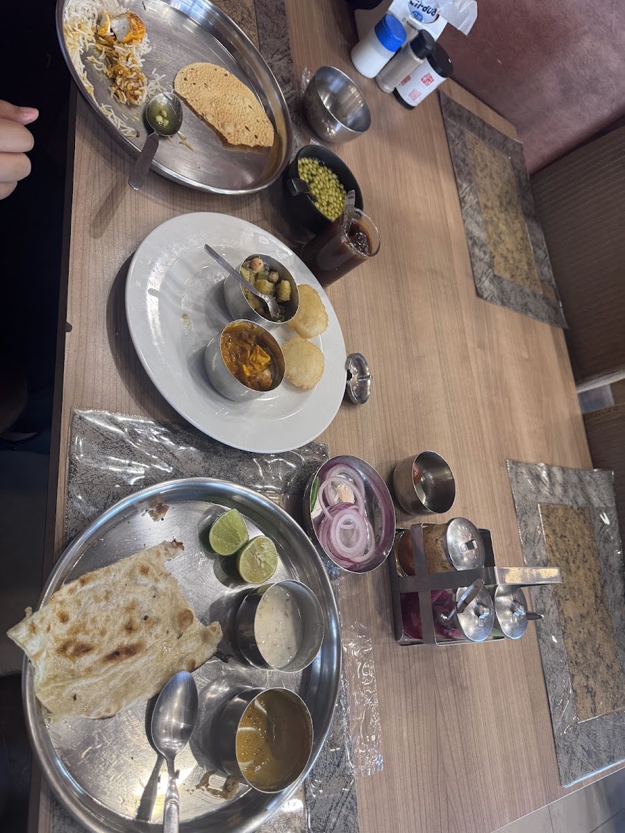 Guru Kripa-Pure Vegetarian Indian Restaurant Photo 4