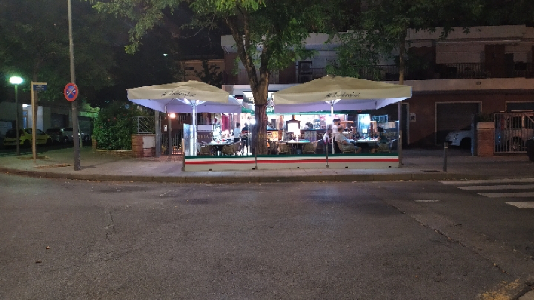 Pizzeria Restaurant Al-Lamborghini Cambrils Photo 3