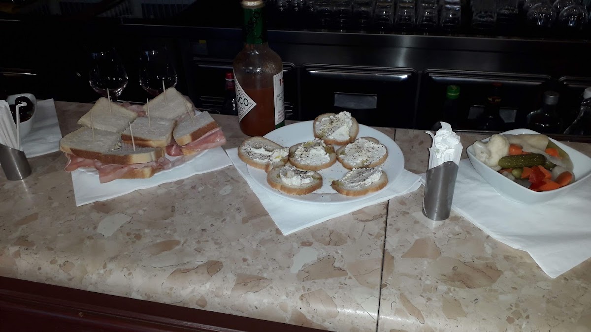 Bar Atti's Photo 6