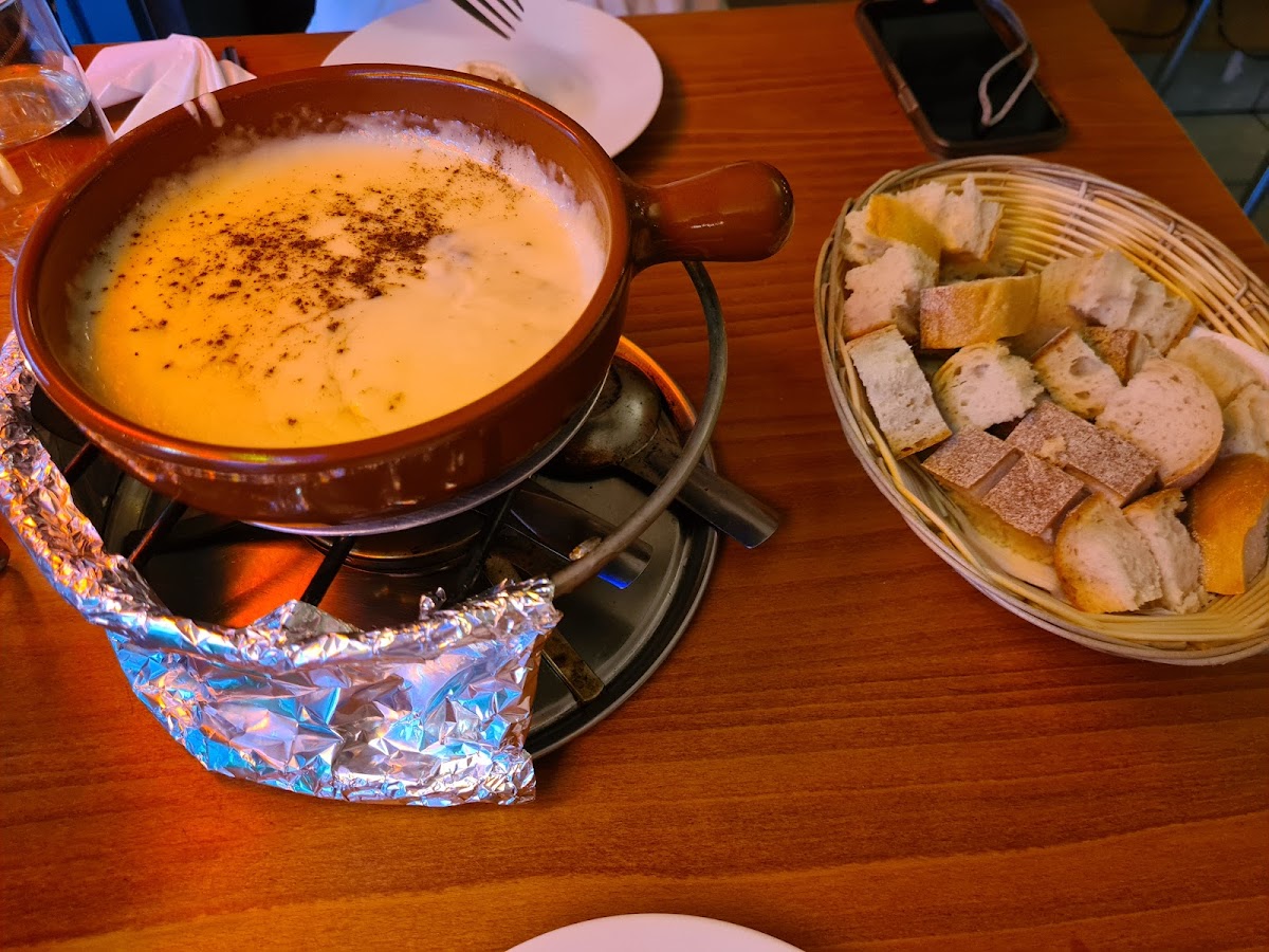 Cj's French & Fondue Restaurant Photo 4
