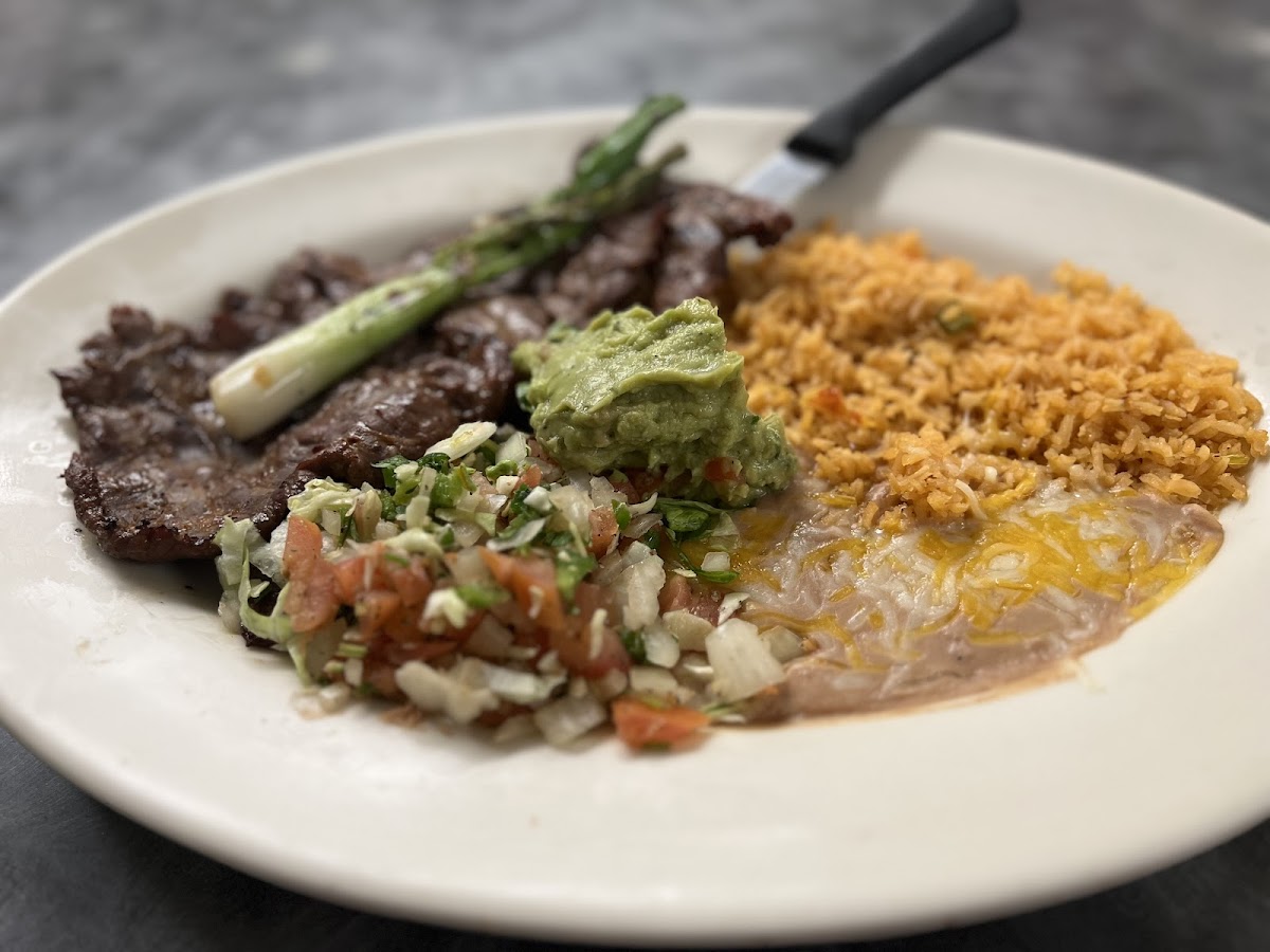 Los Agaves Bar And Grill Photo 3