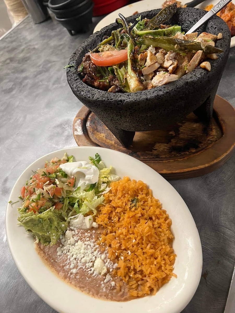 Los Agaves Bar And Grill Photo 4
