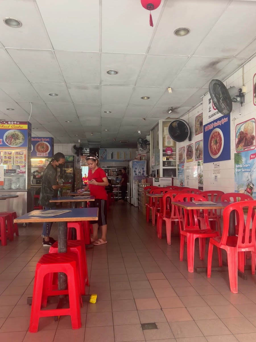 28 Food Centre Photo 2