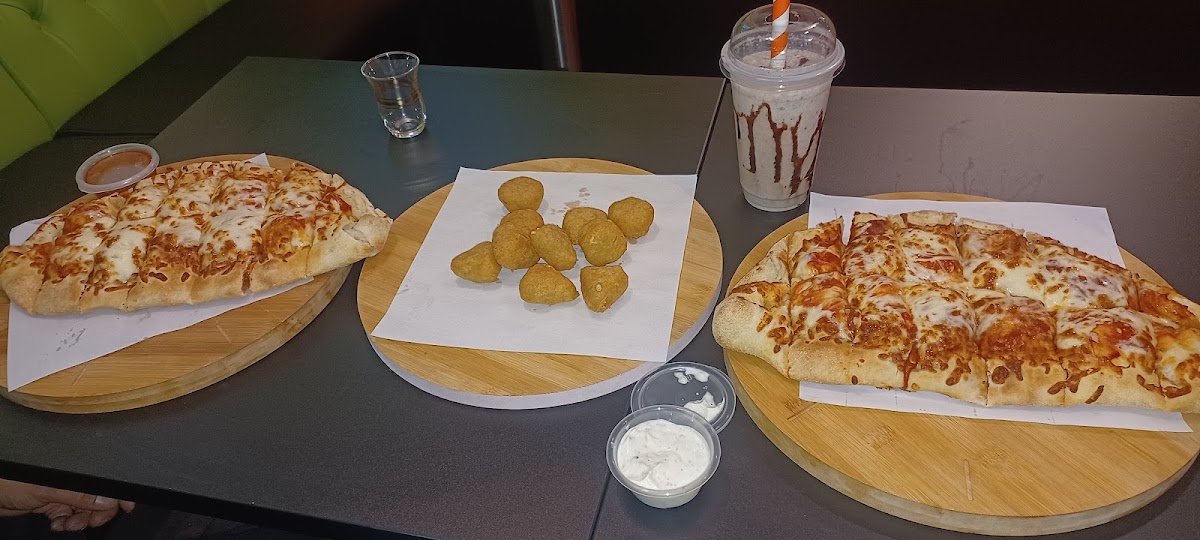 Pizza La Rosa Photo 9