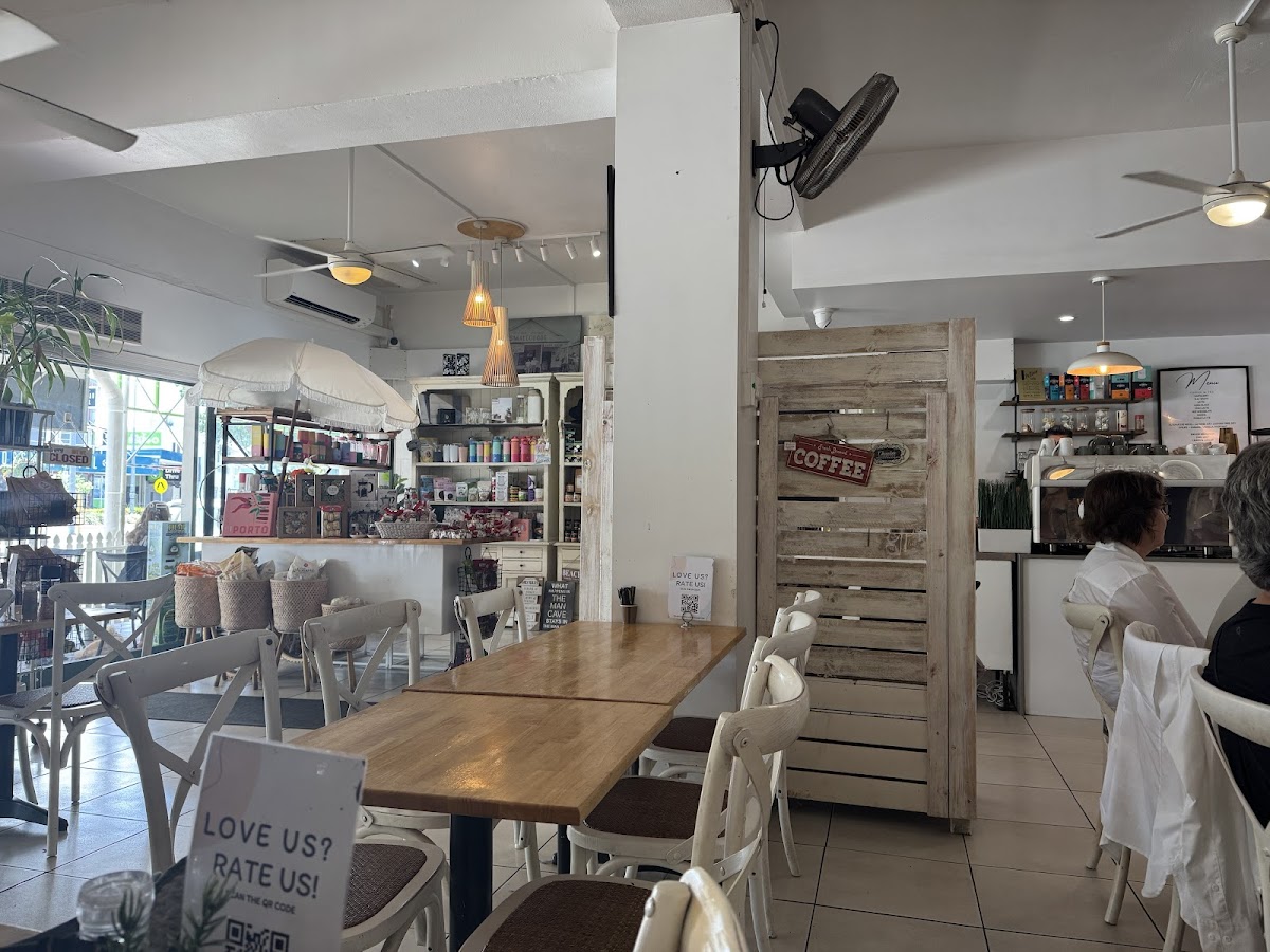 Temptations Coffee Lounge Photo 4