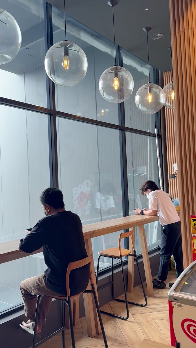 Inthanin Coffee Central Sriracha Photo 2