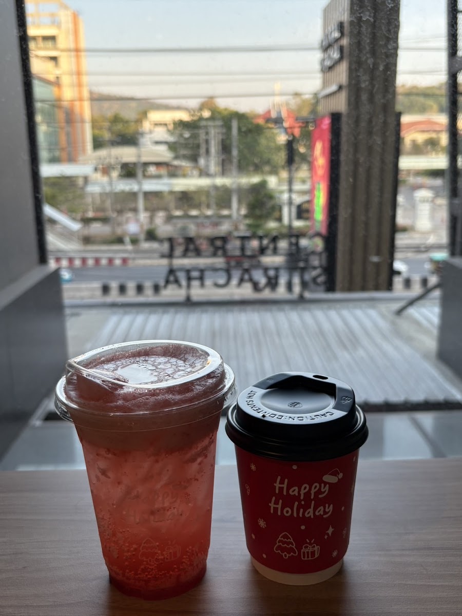 Inthanin Coffee Central Sriracha Photo 5