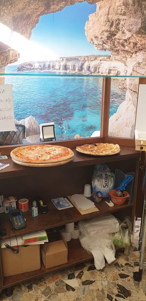 Pizzeria Mi & To Photo 4