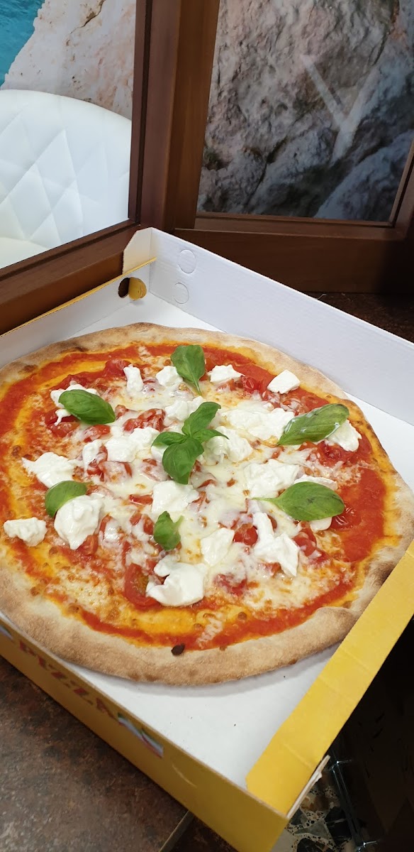 Pizzeria Mi & To Photo 6