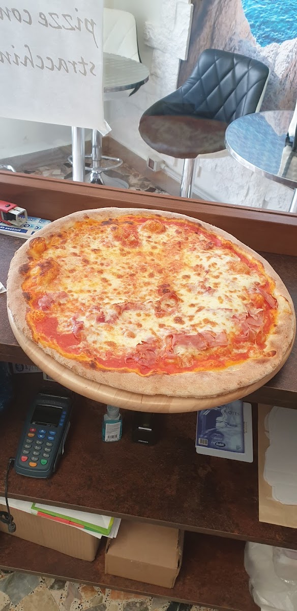 Pizzeria Mi & To Photo 8