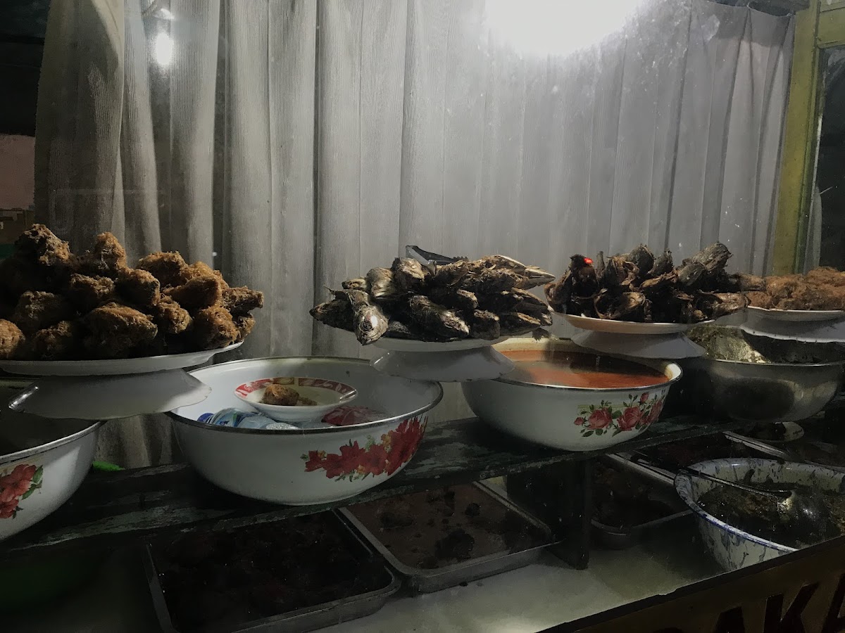 Rumah Makan Padang Tuah Saiyo Photo 2