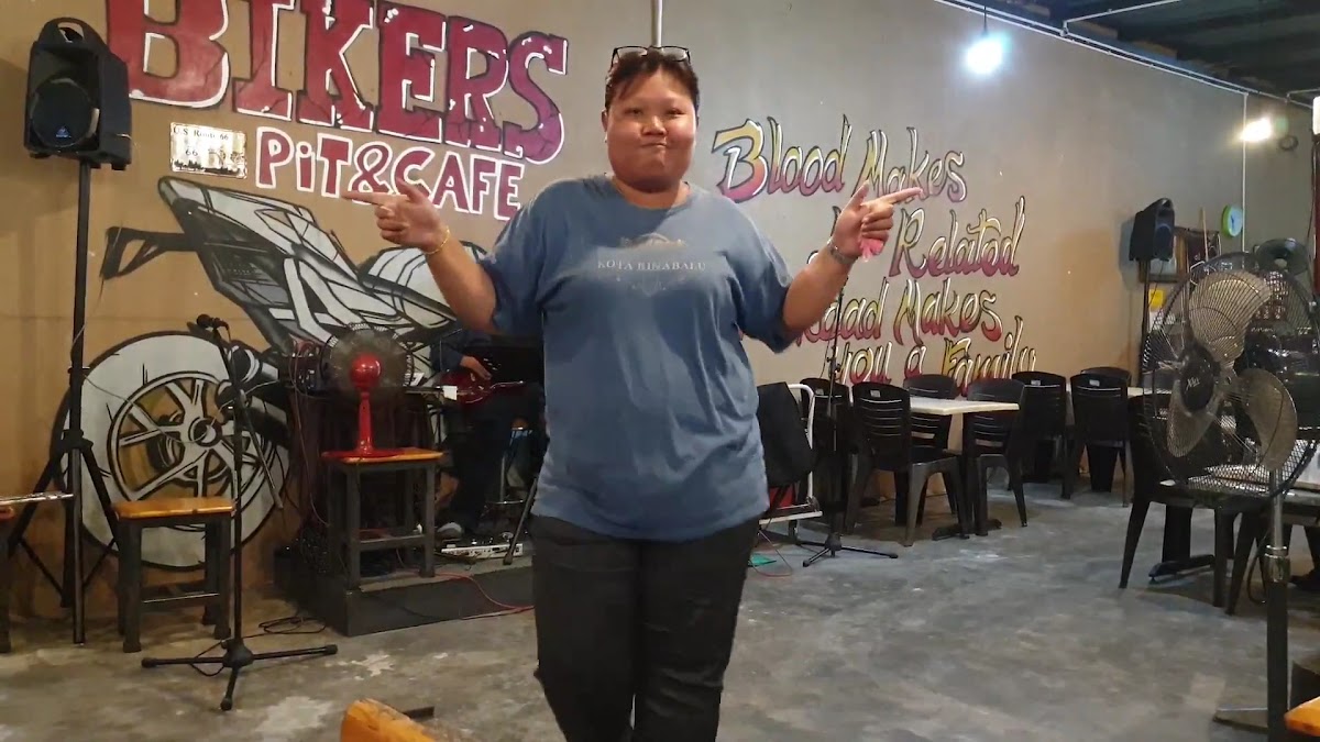 BIKERS PiT & CAFE Photo 2