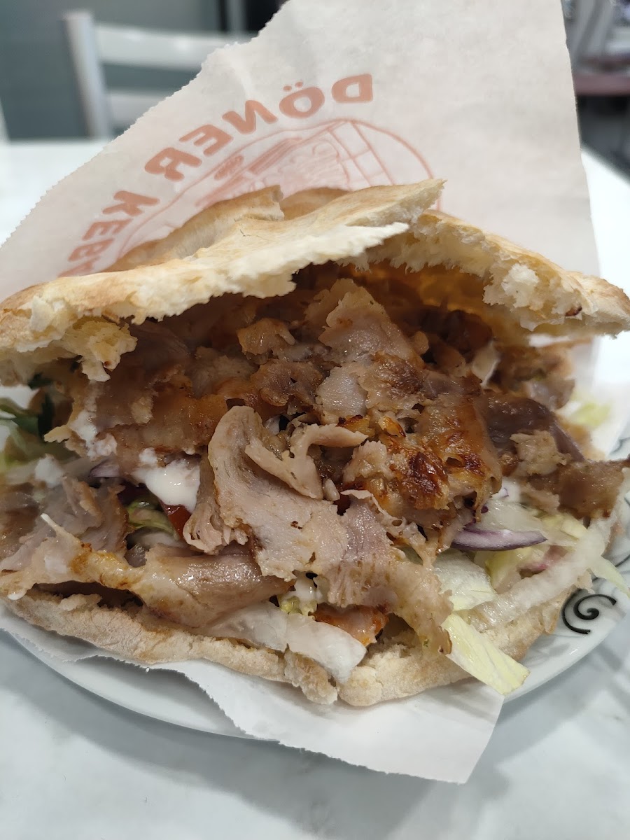 Istanbul Kebap Pizzeria Photo 4