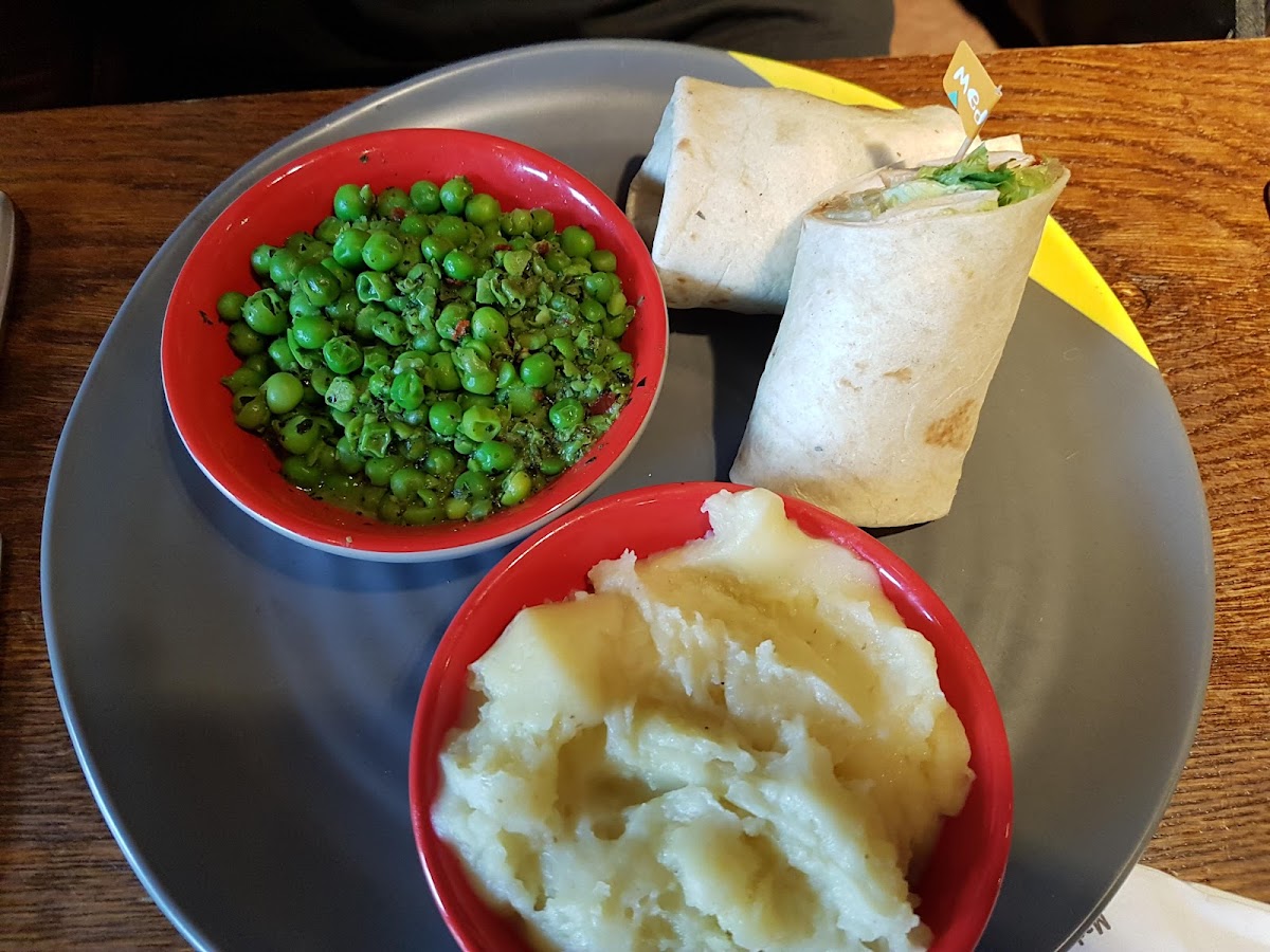 Nando's St Albans Photo 8