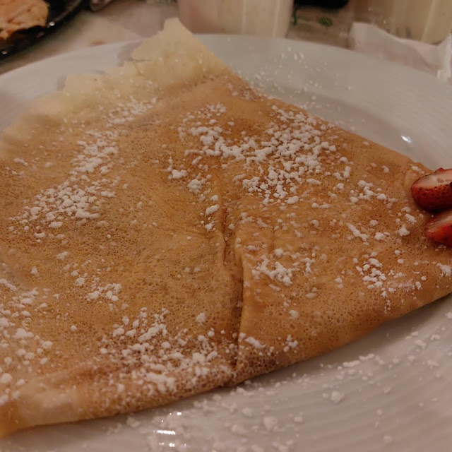 Crepa Moras Y Queso Filadelfia