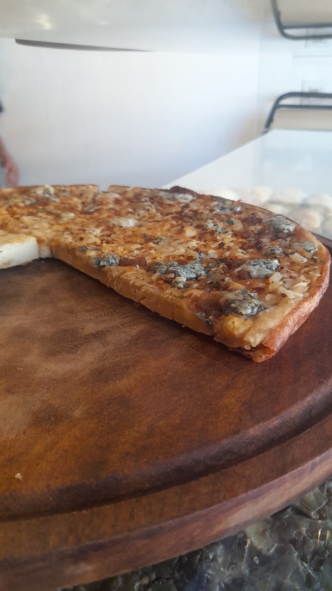 #611 Pizza Photo 6