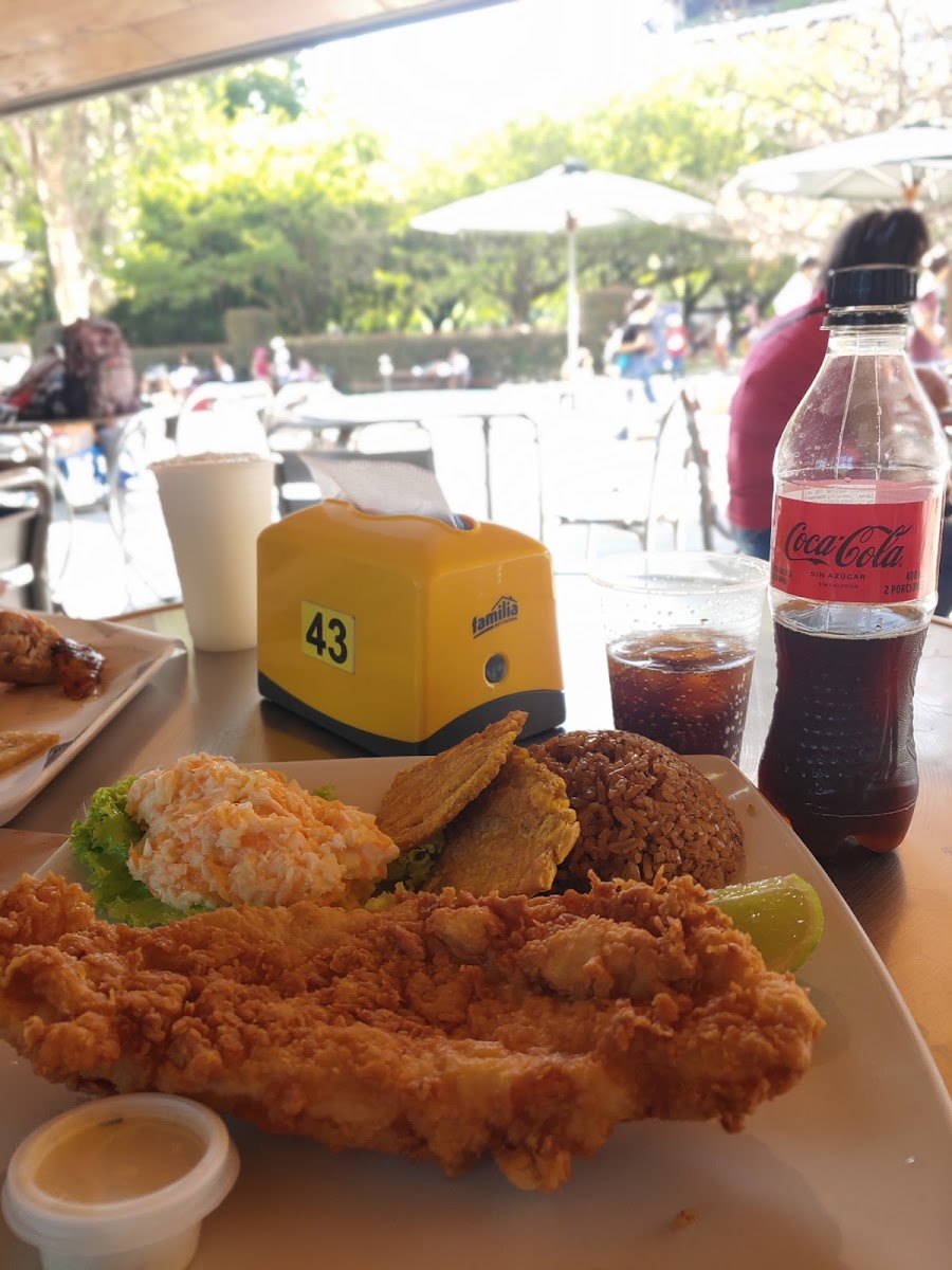 Restaurante Chips Pollo y Pescado Photo 4