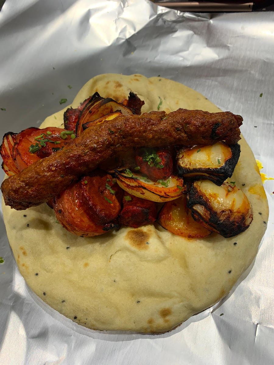 Anahs Tandoori House Photo 3