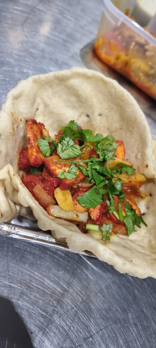Anahs Tandoori House Photo 6