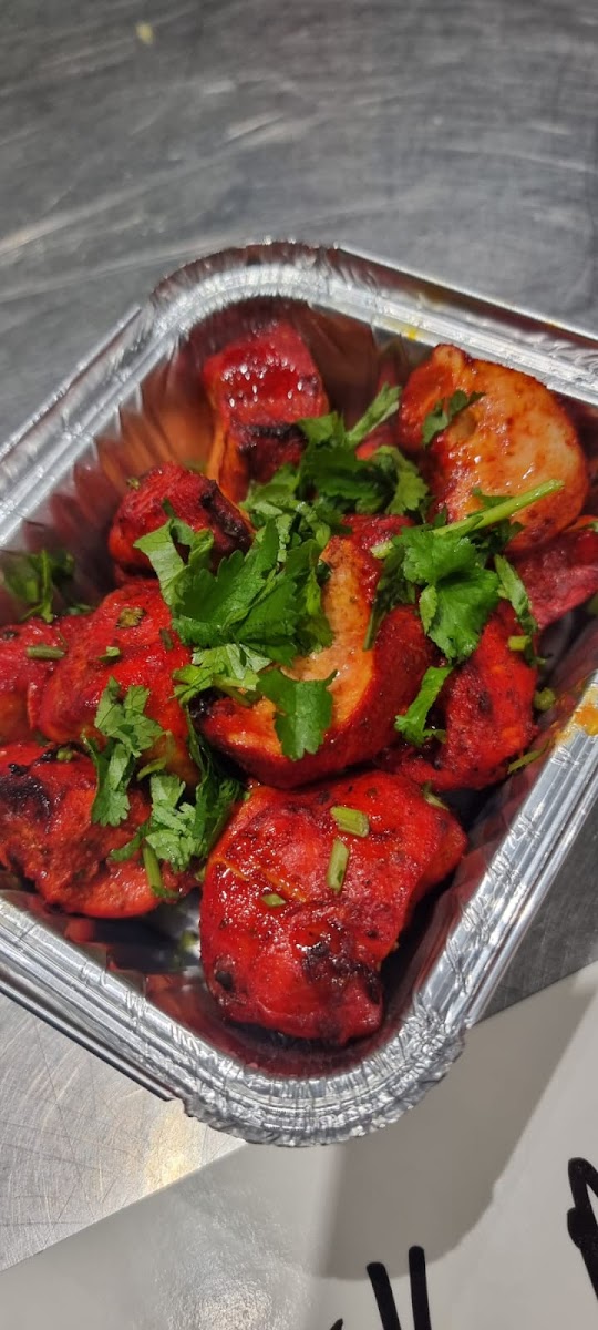 Anahs Tandoori House Photo 8