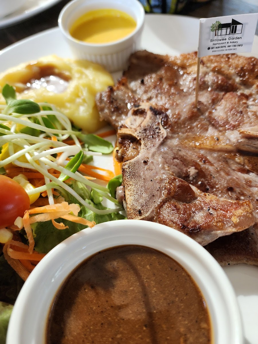 Sintawee Steak & Thai foods Coffee Bakery Photo 5