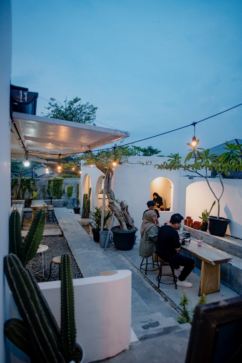 JRNY Coffee & Records - Demangan