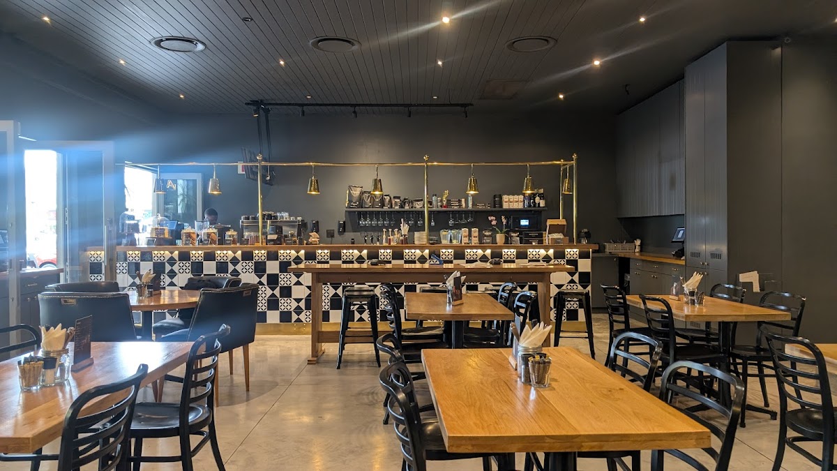 Bootlegger Olivedale Photo 4